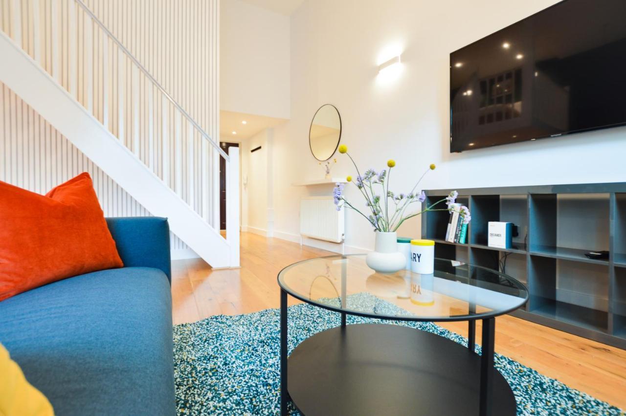 Spacious West Hampstead Apartment With Mezzanine Bedroom By Concept Apartments Лондон Екстериор снимка