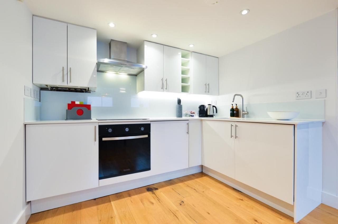Spacious West Hampstead Apartment With Mezzanine Bedroom By Concept Apartments Лондон Екстериор снимка